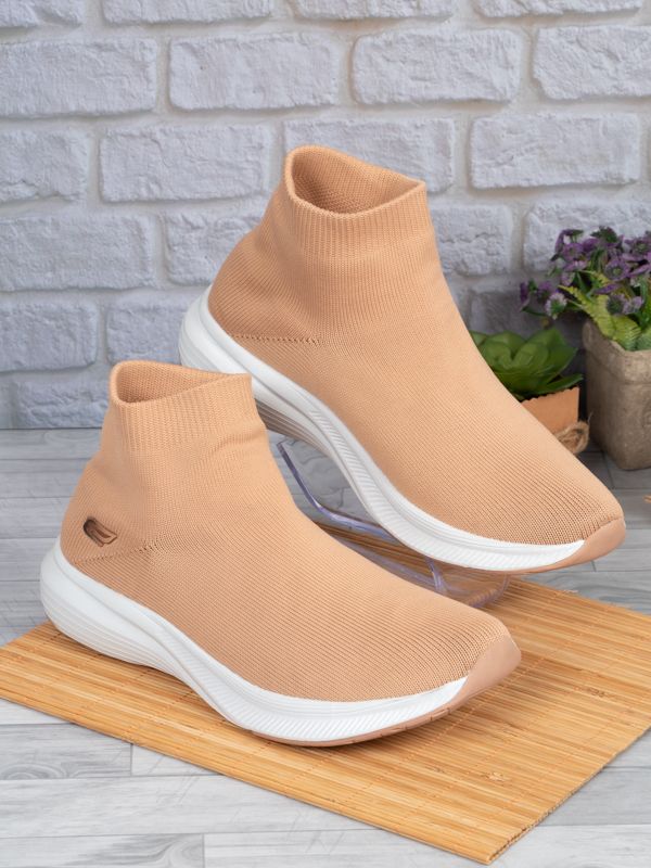 Bota que parece tenis 2025