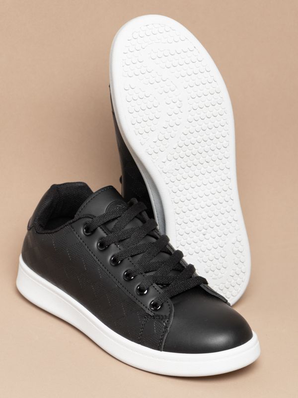 Zapatilla estilo urbano con Diseño en Rombos PU18