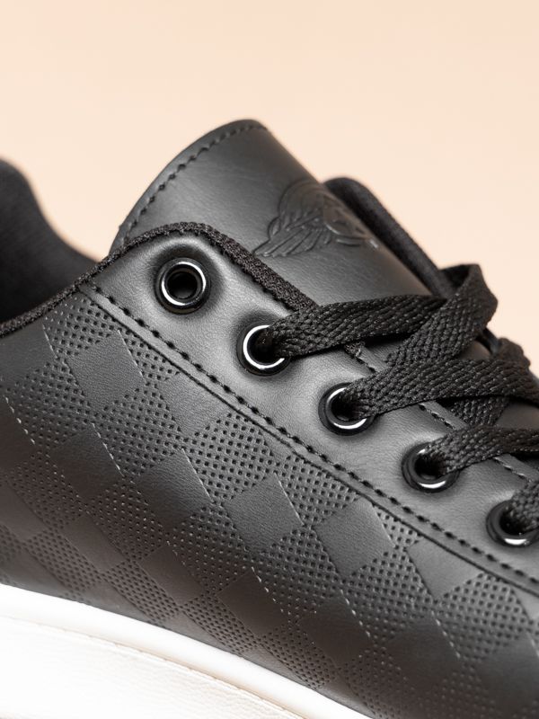 Zapatilla estilo urbano con Diseño en Rombos PU18