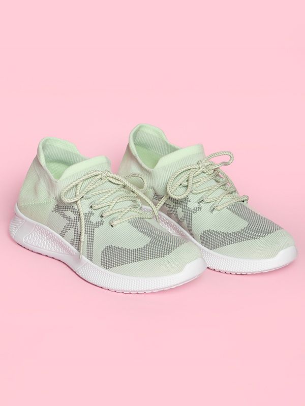 Tenis de dama estilo zapatillas con diseño CA14