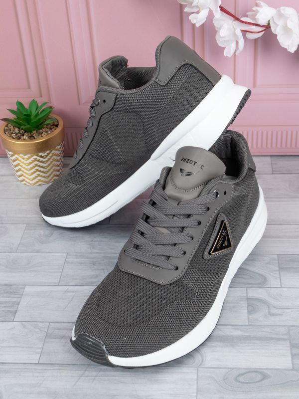 Tenis Triangle Shield estilo Sport E20W