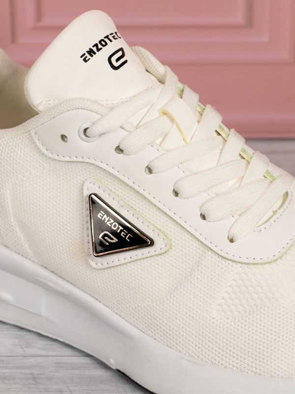 Tenis Triangle Shield estilo Sport E20W