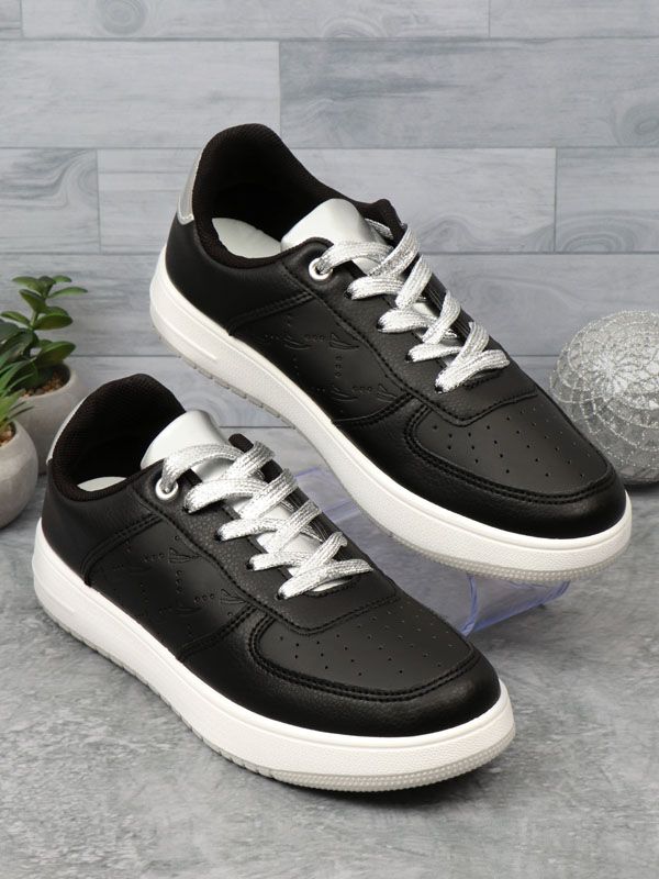 Zapatilla Retro Urbana con Diseño Grabado PU19
