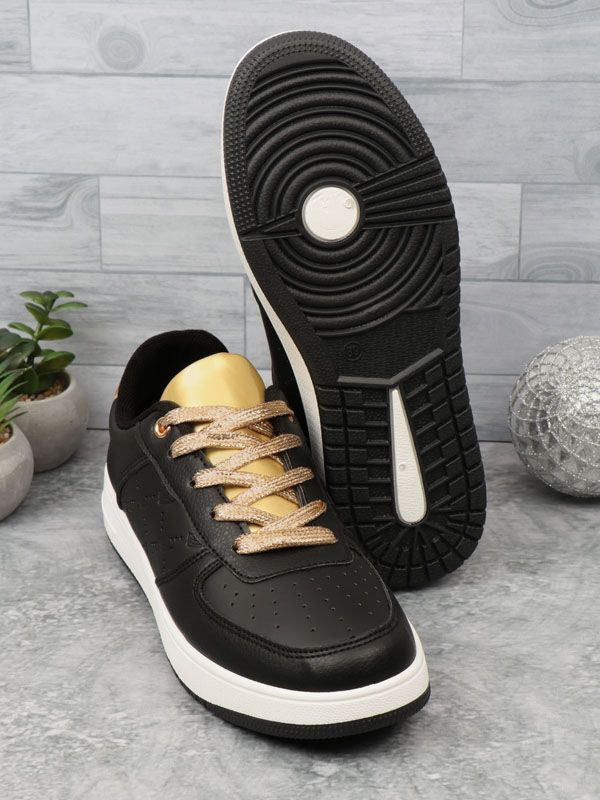 Zapatilla Retro Urbana con Diseño Grabado PU19