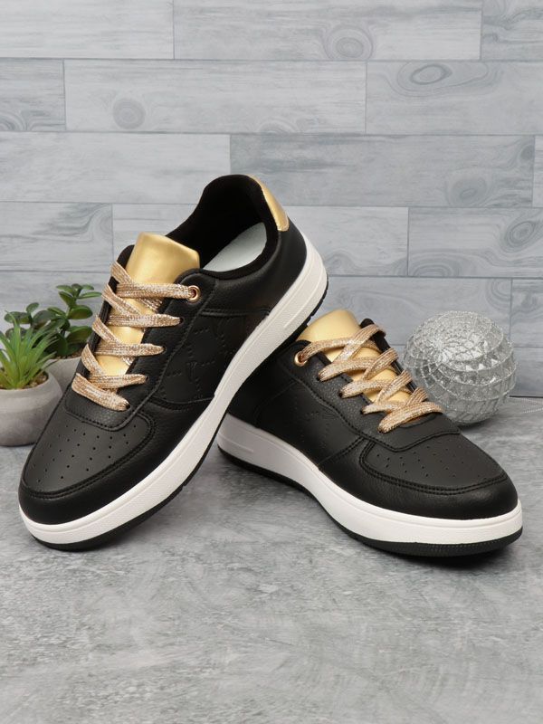 Zapatilla Retro Urbana con Diseño Grabado PU19