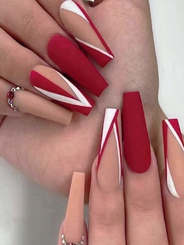 Uñas Reutilizables Artificiales Con Líneas y Detalle De Pedrería Z399