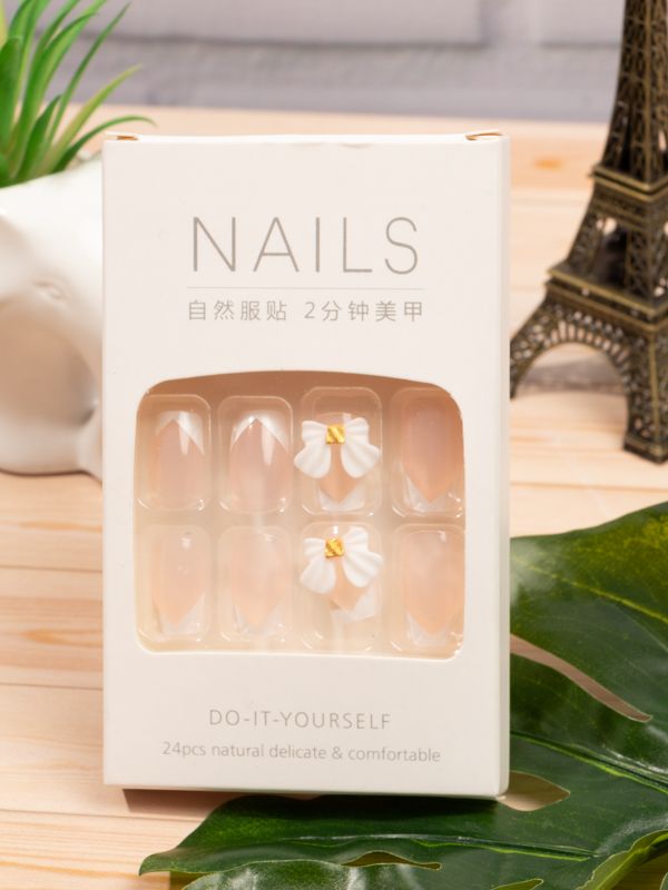 Uñas Artificiales Reusables Diseño Francés Triangular con Moño XZ073