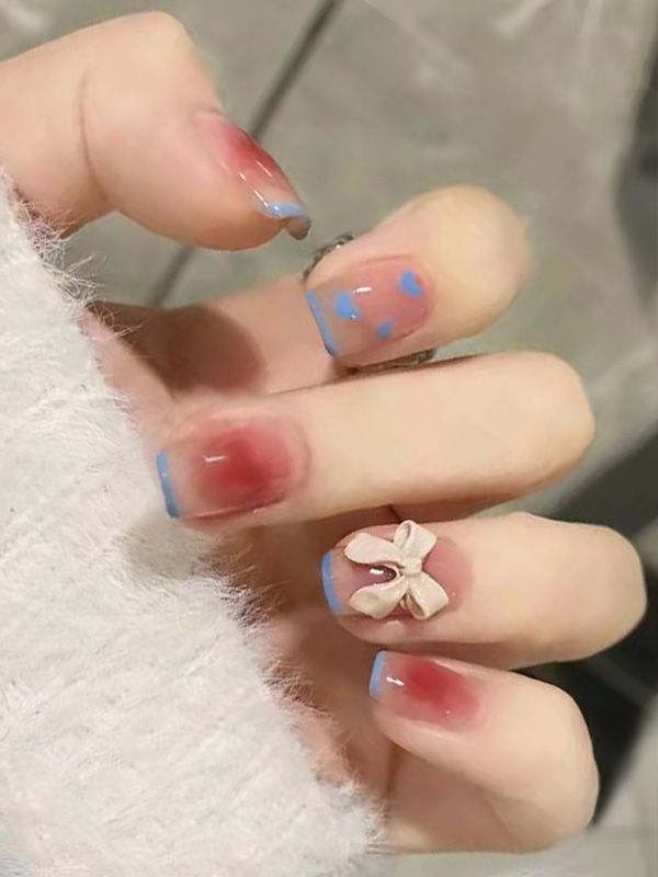 Uñas Reusables Falsas Decorado Francés con Corazones XZ074