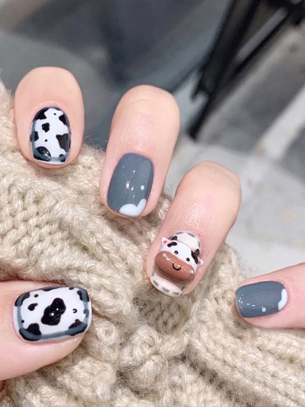 Uñas Reutilizables Sintéticas Diseño de Vaquitas XZ068