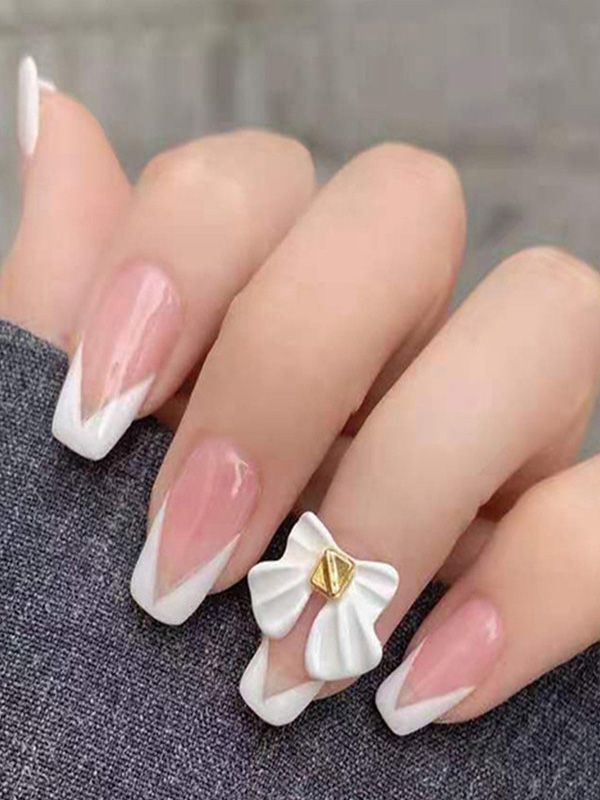 Uñas Artificiales Reusables Diseño Francés Triangular con Moño XZ073