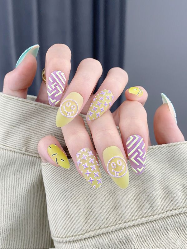 Uñas Falsas Reutilizables Diseño Geometric colorful Relief XZ170