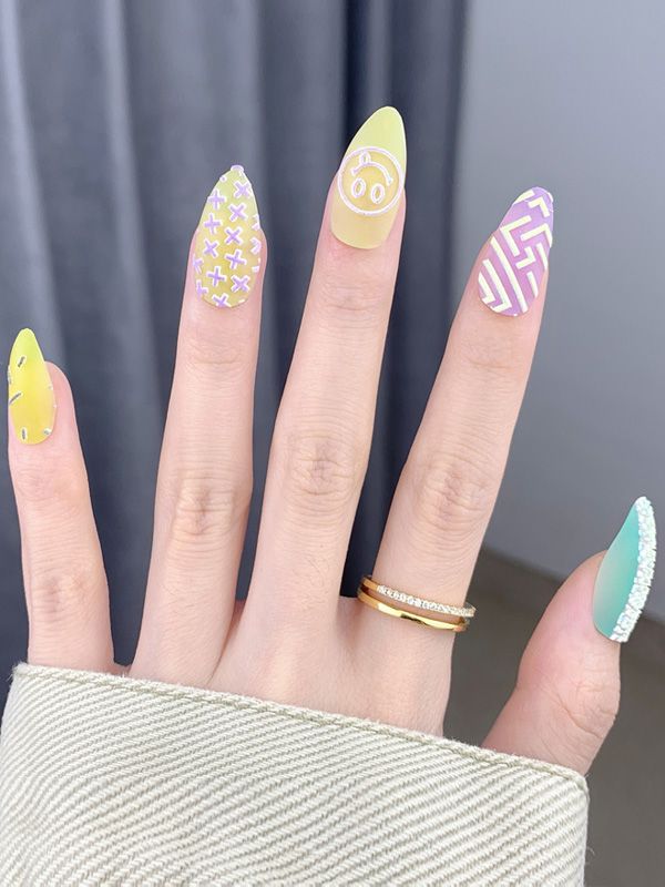 Uñas Falsas Reutilizables Diseño Geometric colorful Relief XZ170
