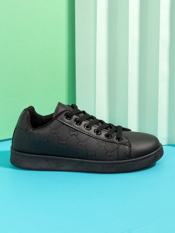 Zapatilla con letras Grabadas estilo Urbano PU18M