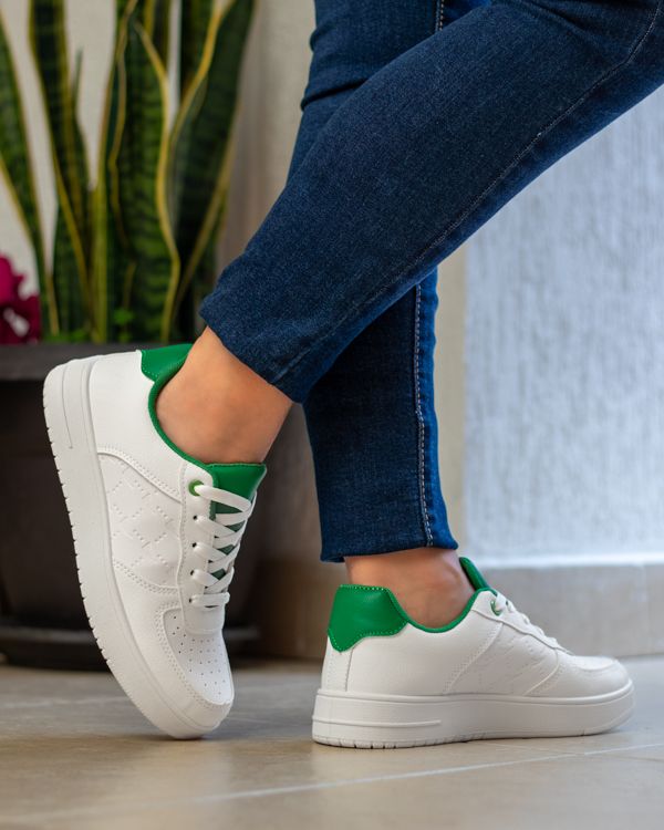 Zapatilla Retro Urbana con Diseño Grabado PU19