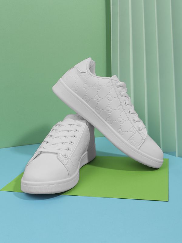 Zapatilla con letras Grabadas estilo Urbano PU18M