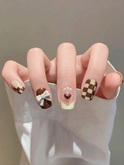 Uñas Sintéticas Reutilizables Diseño ajedrezado Marrón XZ001