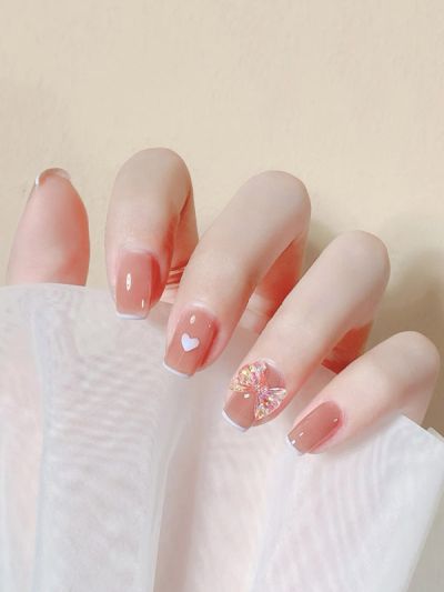 Uñas Artificiales Reusables Decorado Francés con Corazones XZ006