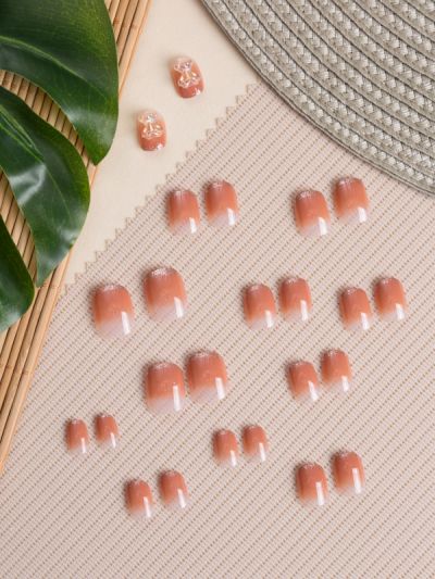 Uñas Sintéticas Reutilizables Diseño Francés dorado XZ005