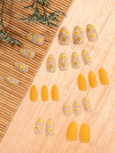 Uñas Artificiales Reusables Decorado Amarillo con Relieve XZ162