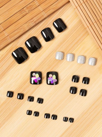 Uñas Acrílicas para Pies Color Negro y Plateado con Pedrería XZ180