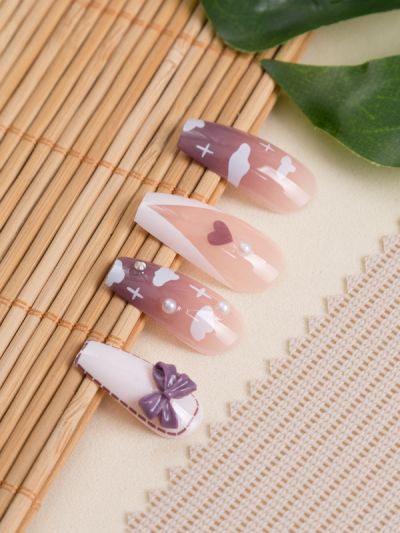 Uñas Acrílicas Reusables Diseño en V con Corazones y Moños Z128